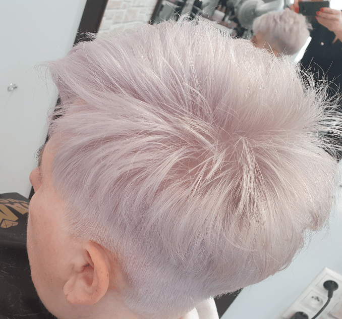 salon diana warszawa wlosy rozowe bardzo krotkie kobieta